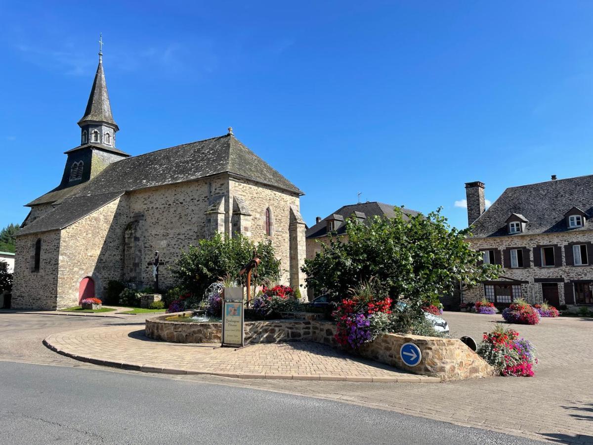 La Maison Charmante D'Elisabeth Saint-Ybard ภายนอก รูปภาพ